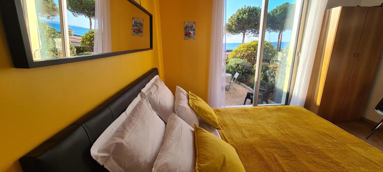 Studio De La Plage - Mer, Terrasse Et Garage Cagnes-sur-Mer Exteriér fotografie
